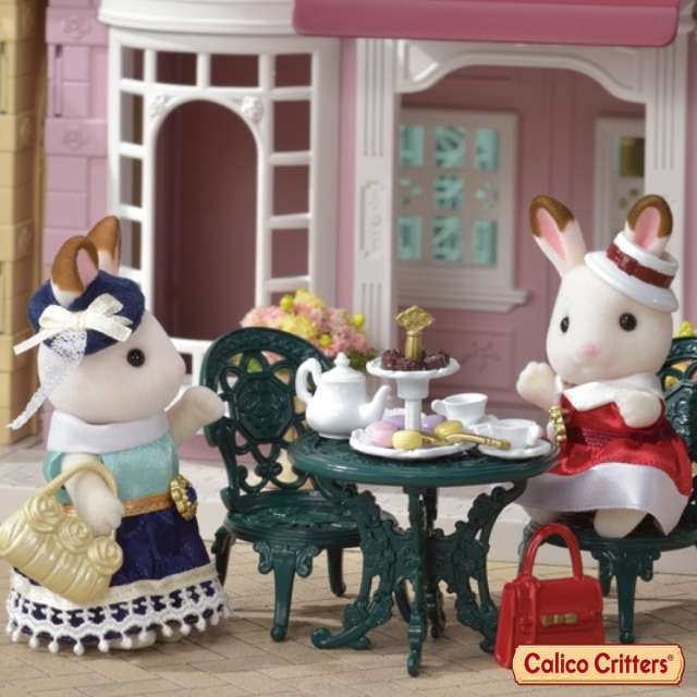 Discover the world of Calico Critters!