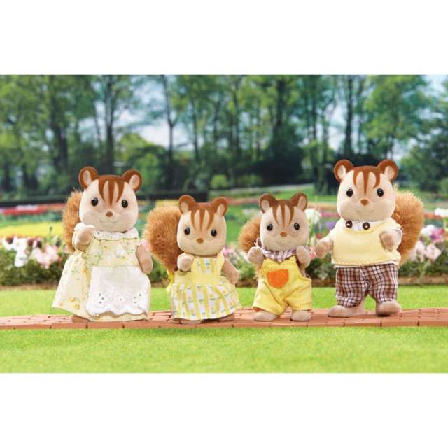 Calico Critters Hazelnut Chipmunk Family