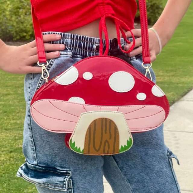 Bewaltz Mushroom House Handbag